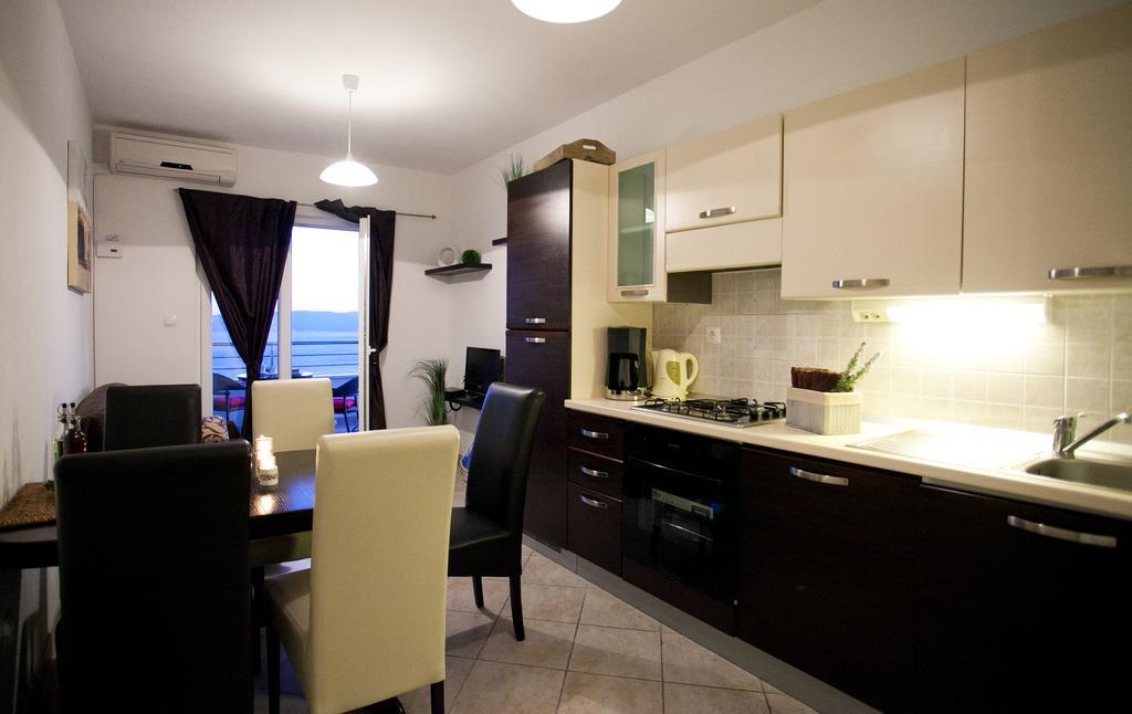 Apartments Mediterranea With Heated Pool Pisak Exterior foto